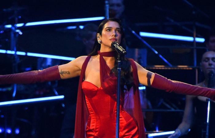 „Mit gebrochenem Herzen“ musste Dua Lipa ihr Indonesien-Konzert wegen unsicherem Bühnenaufbau absagen