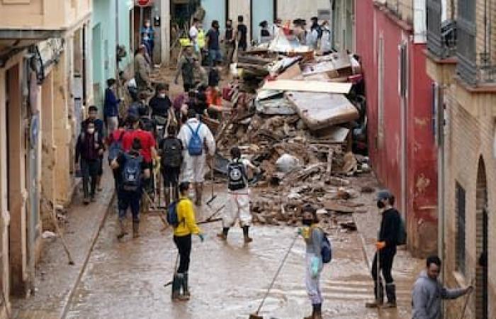 In Spanien bringen Überschwemmungen ekelerregende Gerüche mit sich