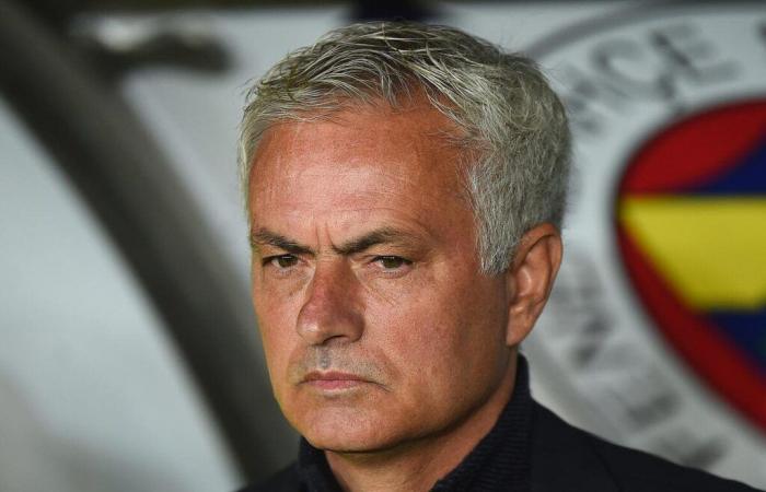 José Mourinho schaltet VAR ein und kassiert einen sehr hohen Preis