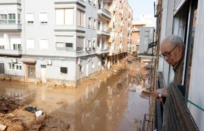 In Spanien verursachen Überschwemmungen üble Gerüche auf den Straßen