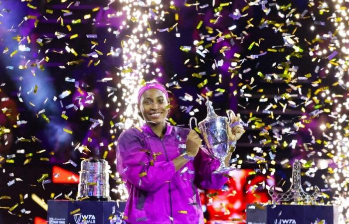 WTA-Finale: Coco Gauff liefert ein atemberaubendes Match gegen Zheng Qinwen ab und gewinnt ihr erstes Masters im Alter von 20 Jahren (Videos)