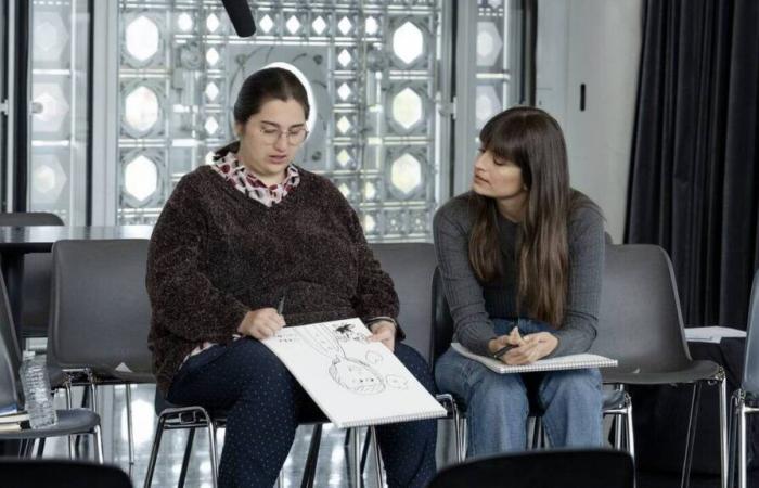 Das Lachen und die Tränen von Clara Luciani sind heute Abend zu den „Rencontres du Papotin“ auf France 2 eingeladen