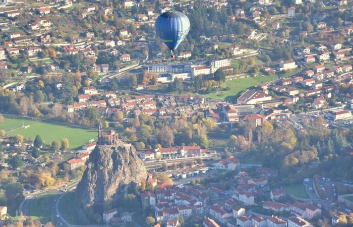 Heißluftballons starteten über der Haute-Loire