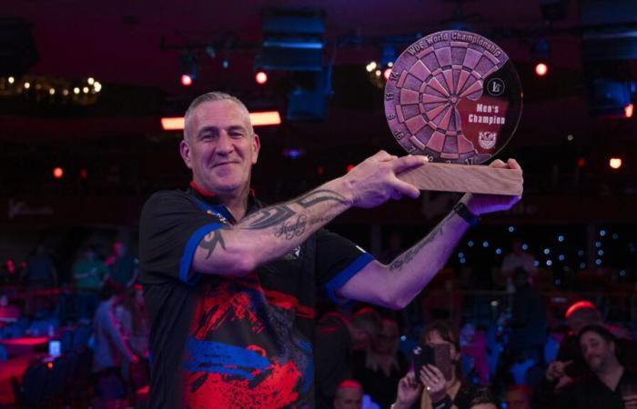 Martin Adams meistert den Mason-Test, bevor Neil Duff sich auch bei den World Seniors Darts Masters durchsetzt