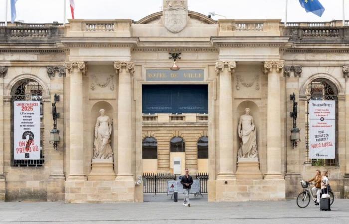 Der Präfekt ruft Pierre Hurmic an, um sein Banner an der Fassade des Rathauses von Bordeaux zu bestellen