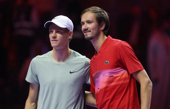 ATP Finals in Turin, siegreiches Debüt für Sinner. De Minaur geschlagen