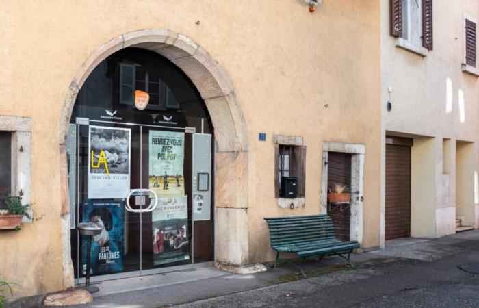 Gegenüber seinem Nachbarn Cinémont muss sich die Grange in Delémont abheben, um zu überleben