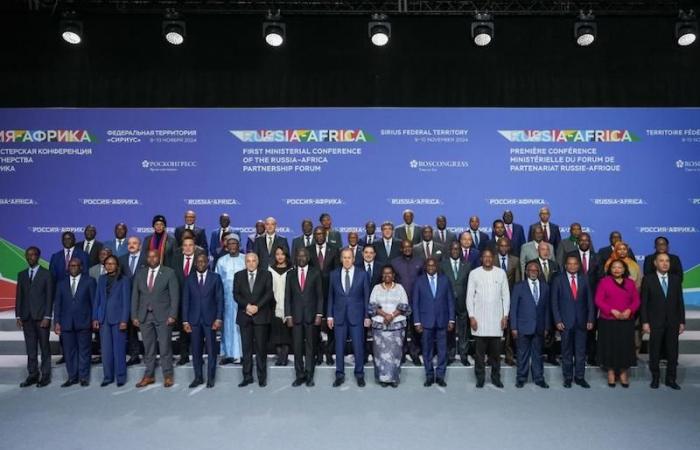 Bourita vertritt Marokko auf der „Russland-Afrika-Konferenz“… und Putin lobt den afrikanischen Kontinent