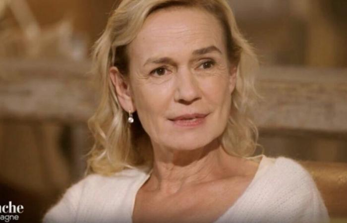 Sandrine Bonnaire erzählt in „Ein Sonntag auf dem Land“ die Geschichte des überwältigenden Ehebruchs, den ihre Mutter erlebt hat