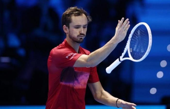 Daniil Medvedev verliert die Beherrschung und verliert beim Masters unrühmlich gegen Taylor Fritz