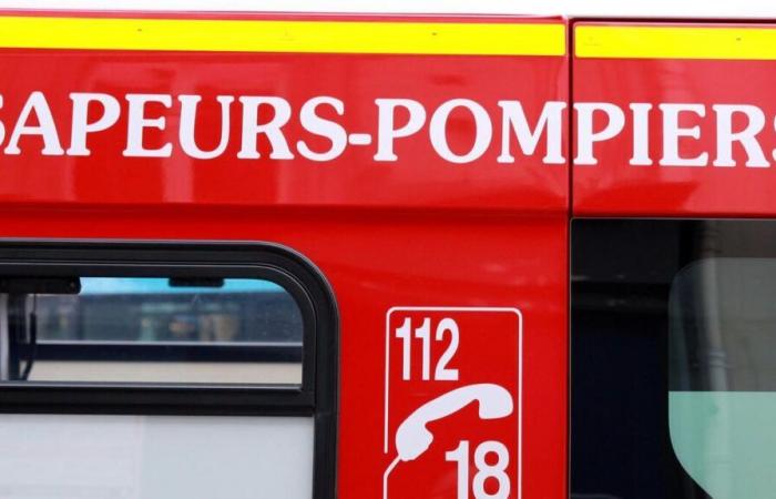 Brand auf einem Seveso-Gelände mit hoher Brandgefahr in der Nähe von Rennes, Brand unter Kontrolle gebracht