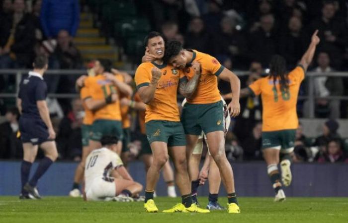 Australien besiegt England im legendären Spiel in Twickenham