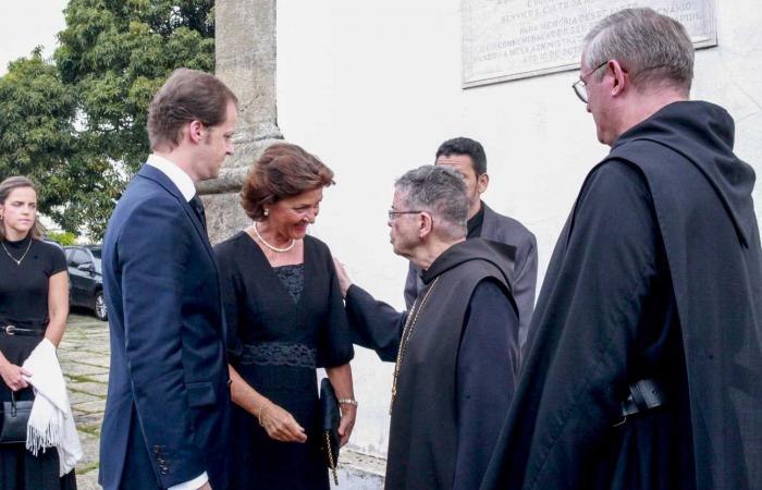 Die kaiserliche Familie Brasiliens bei der Beerdigung von Prinz Antônio von Orléans-Braganza