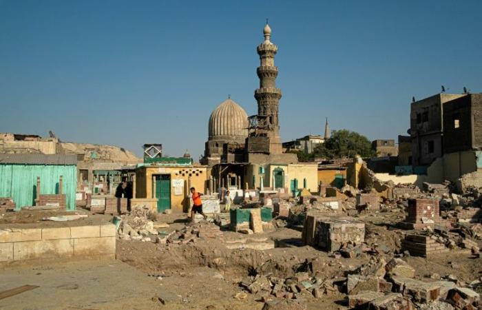 Die herzzerreißende Exhumierung von Überresten im Zentrum von Kairo