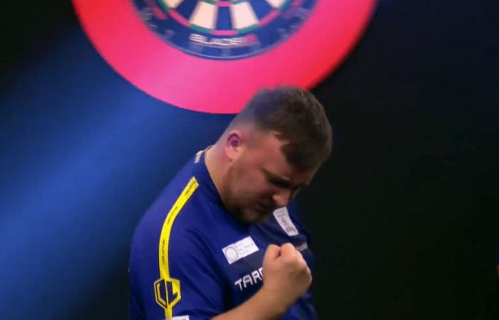 „Hier, um zu gewinnen“ – Luke Littler sendet nach seinem brutalen Sechs-Minuten-Sieg beim Grand Slam of Darts-Debüt eine Botschaft an seine Rivalen