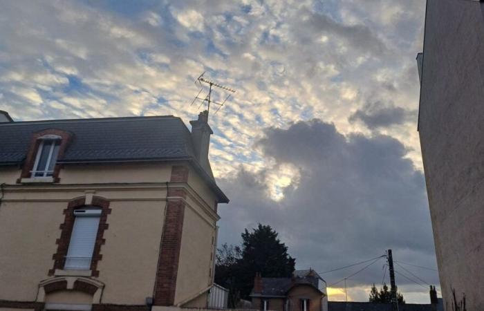 Nach 11 Tagen ohne eine Minute Sonnenschein in Mayenne endlich ein bisschen blauer Himmel und Lichtungen