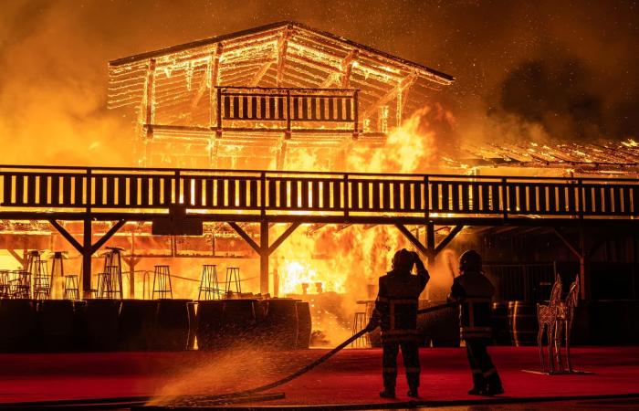 Verheerender Brand im Weihnachtsdorf Barcarès: Der Weihnachtsmarkt wurde vor seiner Eröffnung teilweise zerstört