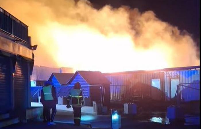 Beeindruckende Flammen, zerstörte Chalets, explodierende Gasflaschen … was wir nach dem spektakulären Brand auf dem Weihnachtsmarkt von Barcarès wissen