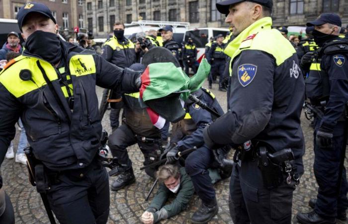 Spannungen innerhalb der niederländischen Regierungskoalition nach Gewalt zwischen Anhängern in Amsterdam