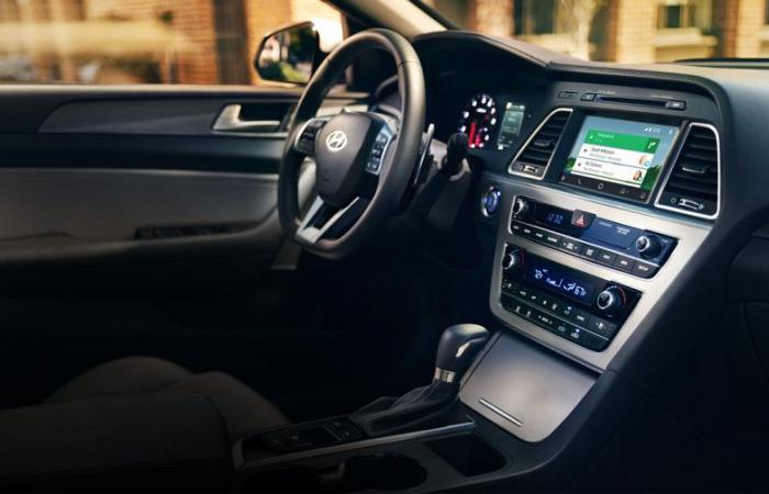 Hyundai setzt sich in einer von Touchscreens besessenen Welt für physische Tasten ein.