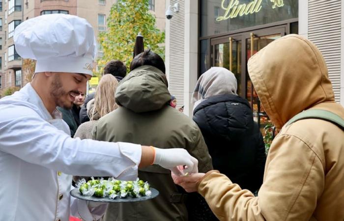 Dubai-Schokolade von Lindt in Berlin! BILD steht mit in der Schlange | Regional