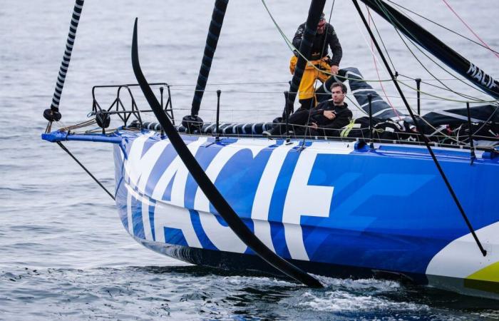 Charlie Dalin liegt an der Spitze vor Sébastien Simon