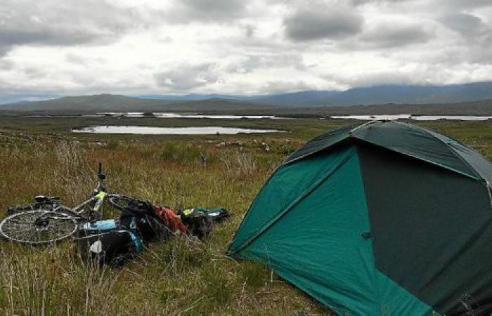 Von Jugon-les-Lacs bis ans Ende Europas, 19.000 km allein mit dem Fahrrad für einen guten Zweck