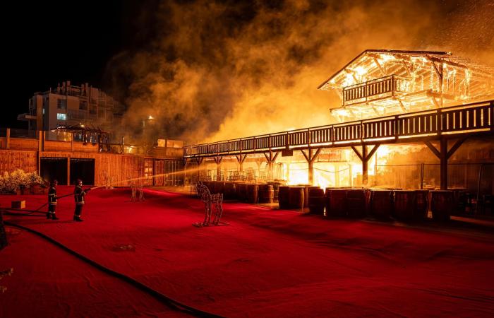 Verheerender Brand im Weihnachtsdorf Barcarès: Der Weihnachtsmarkt wurde vor seiner Eröffnung teilweise zerstört