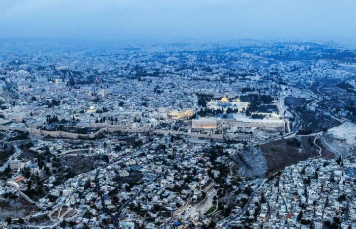 Krieg im Nahen Osten: Brände westlich von Jerusalem, Israel macht Raketenbeschuss aus dem Jemen verantwortlich