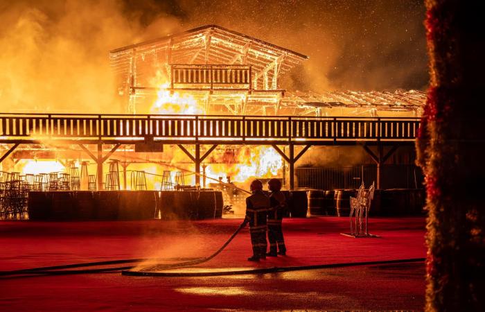 Verheerender Brand im Weihnachtsdorf Barcarès: Der Weihnachtsmarkt wurde vor seiner Eröffnung teilweise zerstört