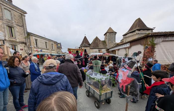 Dordogne: Eine menschliche Flut stürmte die Varaignes Turkey Fair (Video)