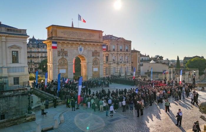 Der 11. November wird unter dem Arc de Triomphe gefeiert