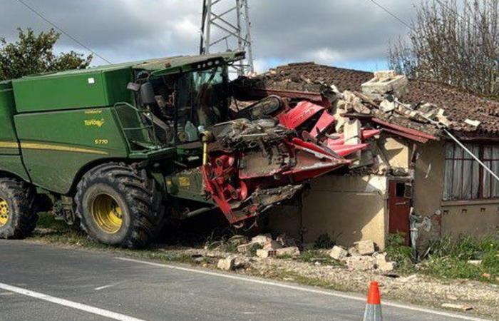 Ein Mähdrescher passt in ein Haus in Lot-et-Garonne