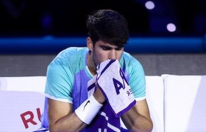 Casper Ruud besiegt Carlos Alcaraz in den ATP Finals mit 0:2 auf der Anzeigetafel