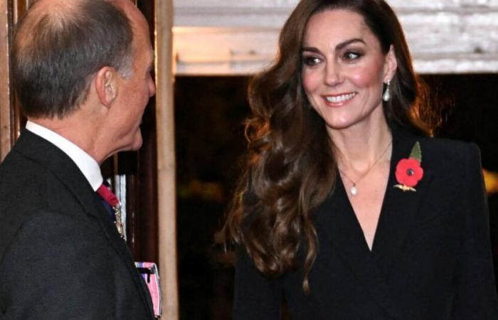 Kate Middleton ist ganz in Schwarz gekleidet: Details zu ihrem sorgfältig ausgewählten Look, der eine Hommage an Diana darstellt