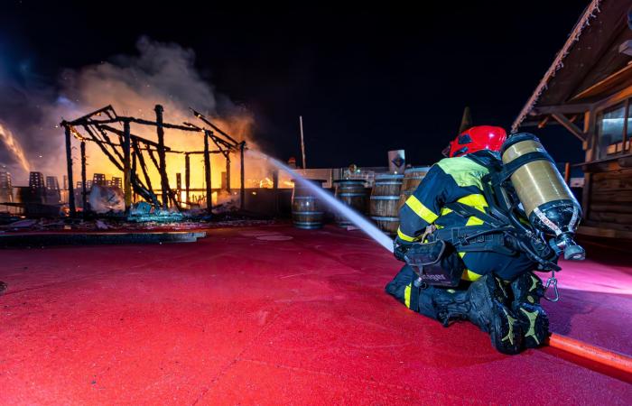 Verheerender Brand im Weihnachtsdorf Barcarès: Der Weihnachtsmarkt wurde vor seiner Eröffnung teilweise zerstört