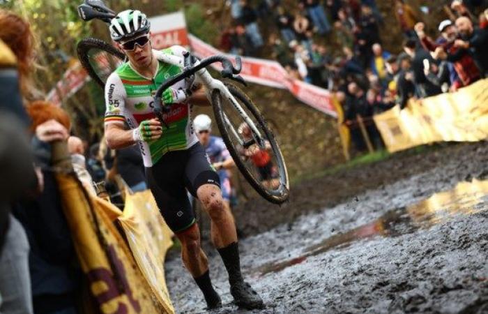 Sandman Laurens Sweeck vollendet ein großartiges Solo in Niels Jaarmarktcross