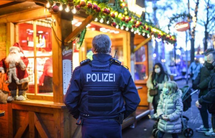 Polizei verhaftet 17-Jährigen, der angeblich einen Anschlag auf einen Weihnachtsmarkt geplant hat