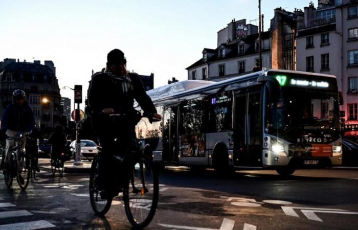 „Ich kämpfe gegen Radfahrer“: Ein Pariser Busfahrer feuert nach einem Einschüchterungsvideo