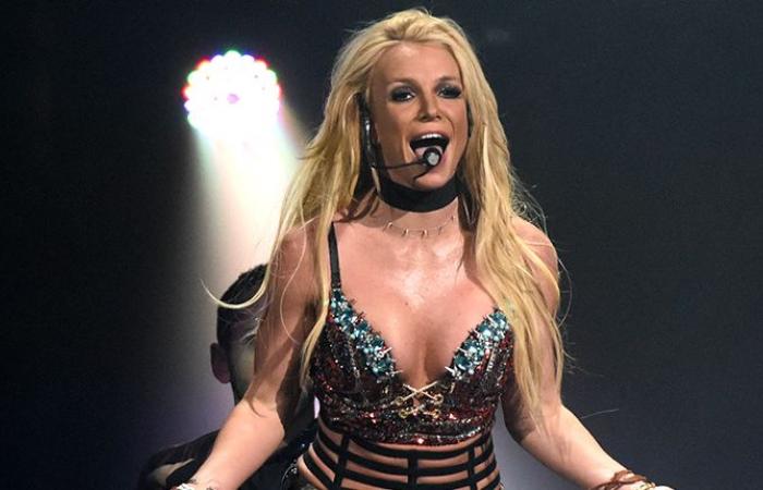 Im Jahr 2016 versuchte Britney Spears, uns vor ihrer Not zu warnen, und heute haben wir einen Videobeweis