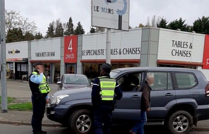 Die von der Gendarmerie in Le Mans abgesperrte Tankstelle im Gewerbegebiet Auchan: Was wir wissen