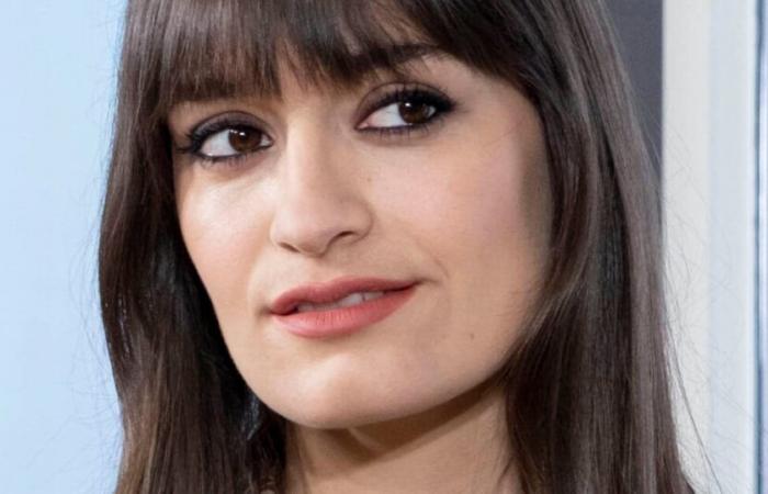 Clara Luciani enthüllt ein bezauberndes Video ihres Sohnes und er ist bereits ein Fan ihres neuesten Albums