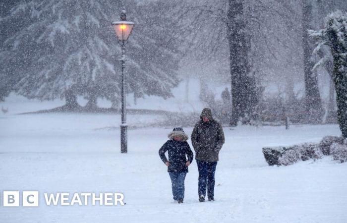 Für einige ist es der erste Schnee der Saison, während arktische Luft über ganz Großbritannien weht