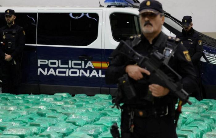 Er versteckte 20 Millionen Euro in seinen Mauern: ein Polizist, der in Spanien wegen angeblicher Verbindungen zu Drogenhändlern inhaftiert war