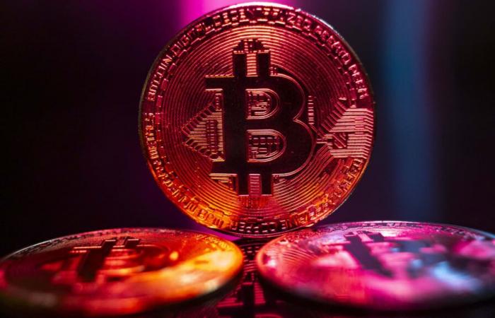 Bitcoin setzt seinen Anstieg fort und erreichte im späten Nachmittagshandel kurzzeitig die 90.000-Dollar-Marke