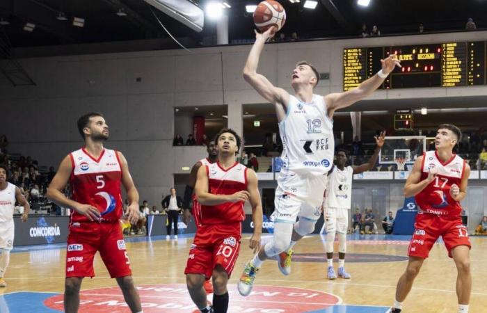 Selbst Fribourg Olympic, das Flaggschiff des Schweizer Männerbasketballs, liegt im Nebel