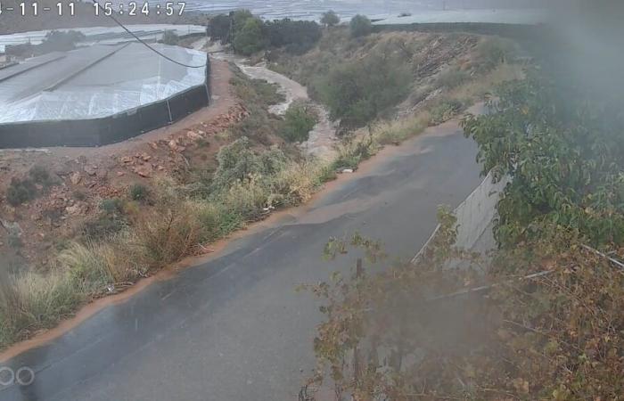 Ein gewaltiger Wasserspeier überrascht mehrere Gemeinden in Almería