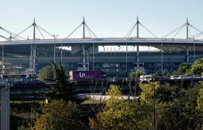 Haben die Plätze Schwierigkeiten, sich zu verkaufen, im Hinblick auf die niedrigste Besucherzahl in der Geschichte der Blues im Stade de France?