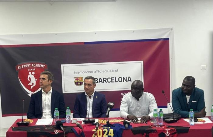 Mouhamed Dabo und El Hadji Malick Cissé, Gewinner der U17 UFOA/A, im Training beim FC Barcelona