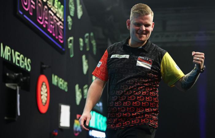 De Decker und Joyce beeindrucken Smith und Van Gerwen beim Grand Slam of Darts